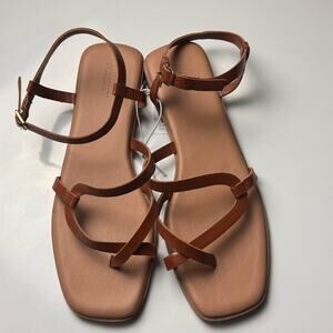 Old Navy Women's Flat Cross Strap Cognac Brown Low Heel Sandals Sz 10